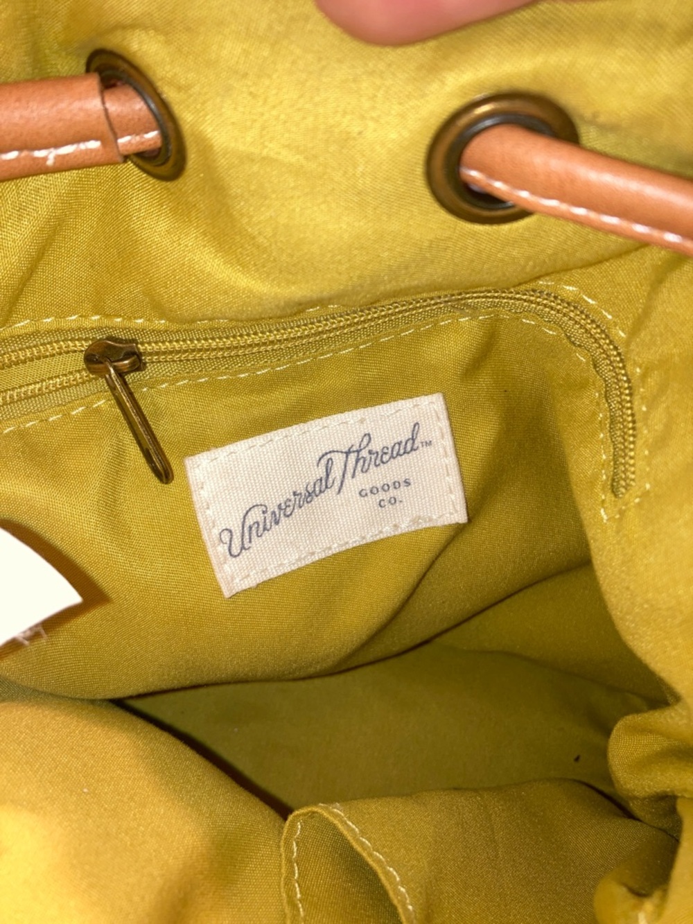 Universal thread Women’s Green Drawstring Bucket Bag with Tan Straps - Picture 6 of 8